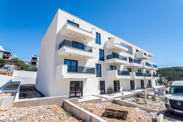 Ciovo Adası - denize yakın, harika konumda modern daireler