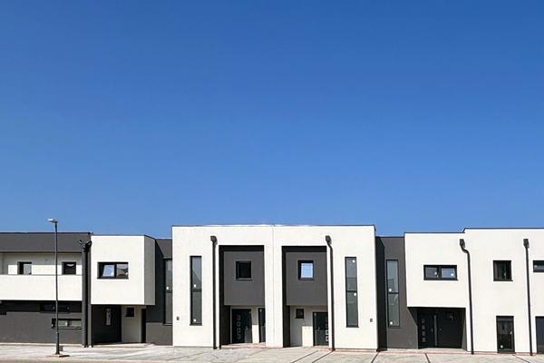 Sracinec, um projeto moderno de nova construção