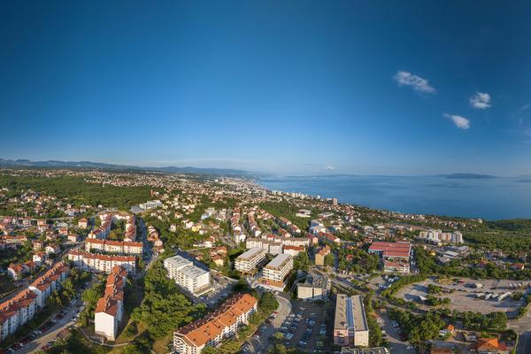 Rijeka, Srdoci, Garajları ve Perakende Tesisleri ile Yeni Lüks Konut ve Ticari Kompleksi