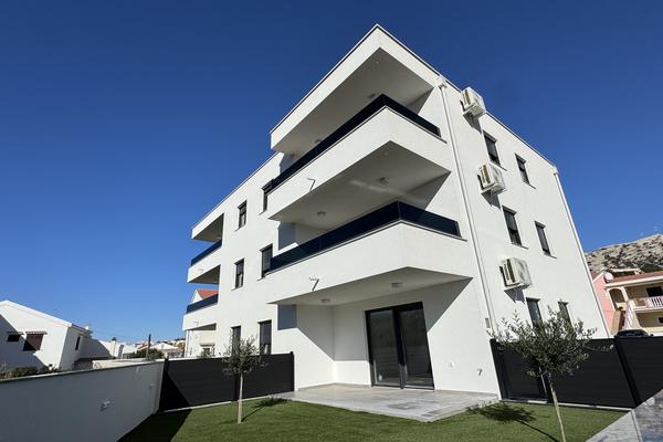 Pag Adası, denize 100 metre mesafede yeni bina