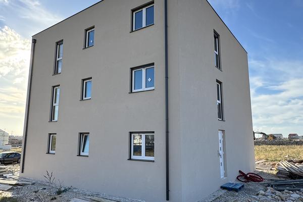 Pag Adası, Povljana, denize 300m mesafede yeni bina