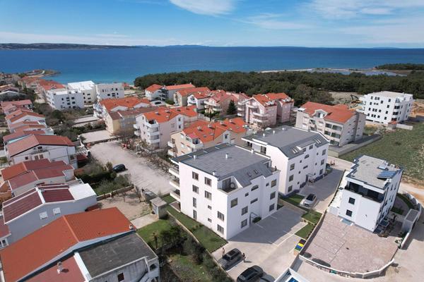 Pag, Povljana, denize 250 m mesafede modern yeni bina