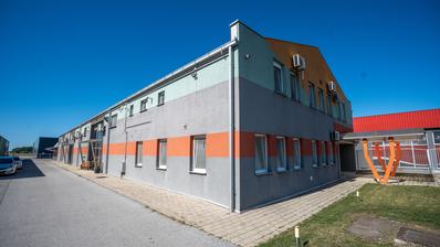 Đakovo, Zona Industrial, Edificio Comercial, 934 m²