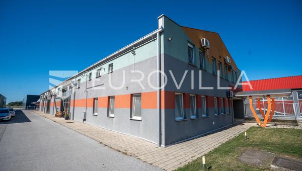Đakovo, industriområde, kommersiell byggnad, 934 m²