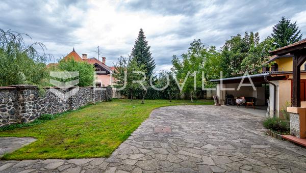 Varaždin, Centrum, barokhus med to separate lejligheder