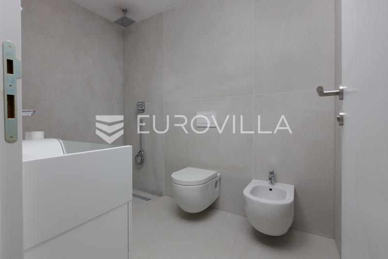 Opatija Privé, exclusivo apartamento de cuatro habitaciones 140,16 m², piscina, gimnasio - 15