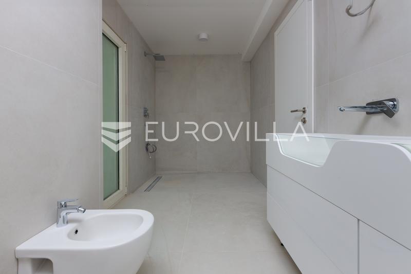 Opatija Privé, exclusivo apartamento de cuatro habitaciones 140,16 m², piscina, gimnasio - 21
