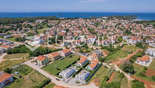Ístria, Funtana, terreno edificável e agrícola