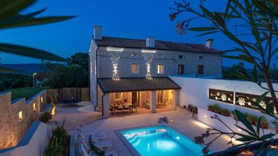 Istria, Rakalj, rustic semi-detached stone house 130 m² with swimming pool