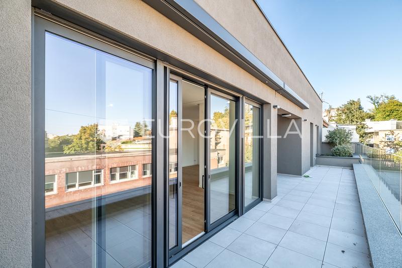 Langov Trg, Novakova luksuzna novogradnja, luksuzan ured 174 m², 2 garaže i spremište - 11
