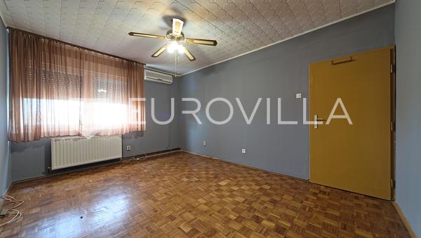 Osijek, Jug 2, trosoban stan na 2. katu, 49.8 m², obnovljena fasada