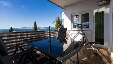 Senj, kuća 160 m² s vrtom i pogledom na more