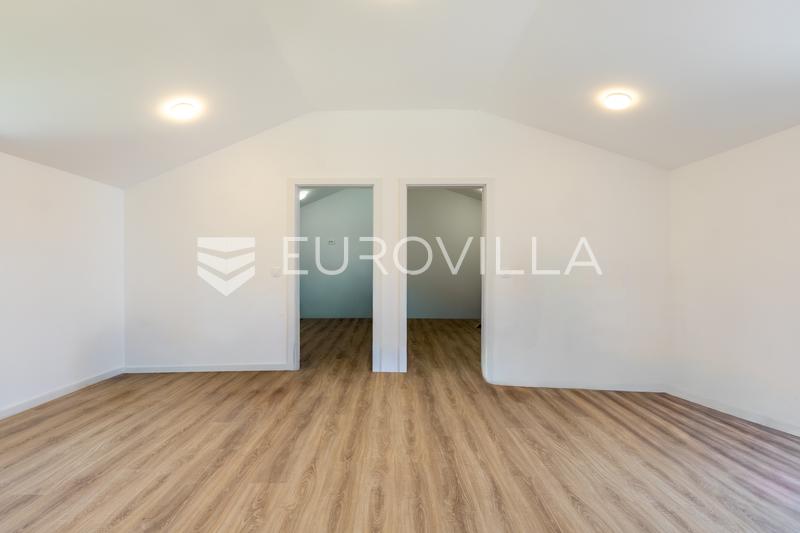Istria, Pomer, casa ristrutturata con due appartamenti, edificio ausiliario e giardino paesaggistico - 21