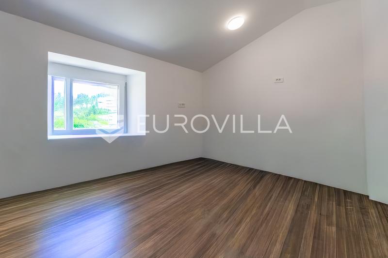 Istria, Pomer, casa ristrutturata con due appartamenti, edificio ausiliario e giardino paesaggistico - 25