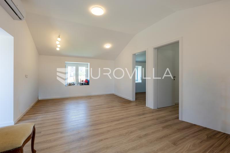Istria, Pomer, casa ristrutturata con due appartamenti, edificio ausiliario e giardino paesaggistico - 22