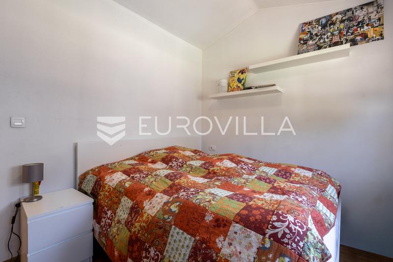 Istria, Pomer, casa ristrutturata con due appartamenti, edificio ausiliario e giardino paesaggistico - 8