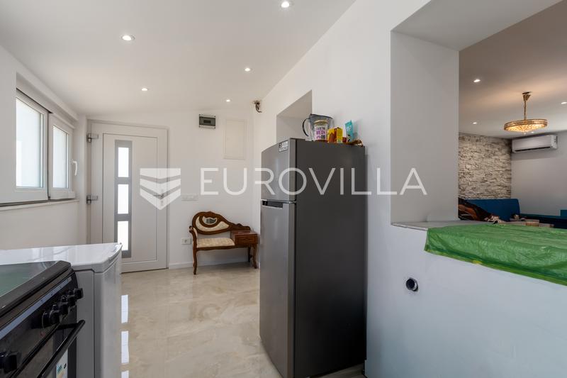 Istria, Pomer, casa ristrutturata con due appartamenti, edificio ausiliario e giardino paesaggistico - 13