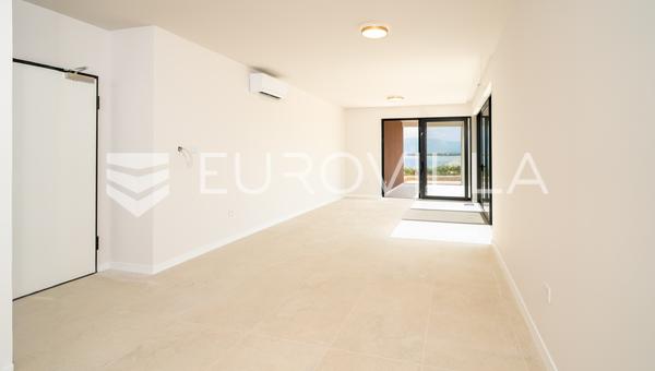Zadar, Privlaka, luxusní dvoupokojový byt 1. řada k moři, 107,60 m²