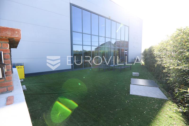 Osijek, Omgeving - Productie-, Opslag- en Kantoorbedrijfscomplex - 22