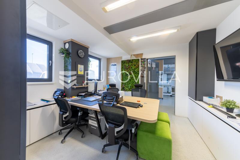 Osijek, Omgeving - Productie-, Opslag- en Kantoorbedrijfscomplex - 4