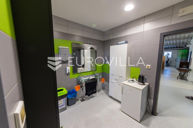 Osijek, Omgeving - Productie-, Opslag- en Kantoorbedrijfscomplex - 17