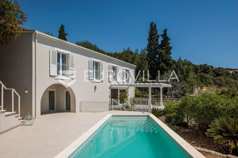 Trogir, predivna dalmatinska vila u prvom redu do mora 26
