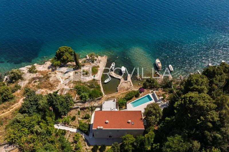 Trogir, predivna dalmatinska vila u prvom redu do mora 25