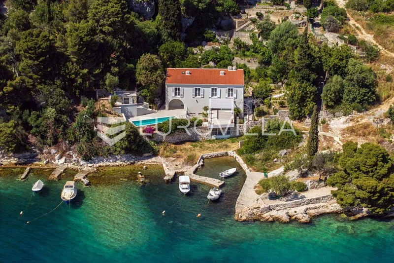 Trogir, predivna dalmatinska vila u prvom redu do mora 24