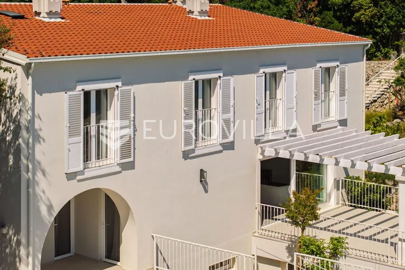 Trogir, predivna dalmatinska vila u prvom redu do mora 27