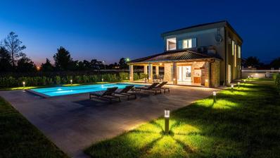 Zadar, Ninski Stanovi - moderná vila s 3 spálňami a vyhrievaným bazénom