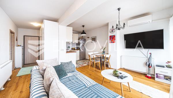 Zagreb, Stenjevec, trosoban stan neto površine 65 m² s panoramskim pogledom i parkingom