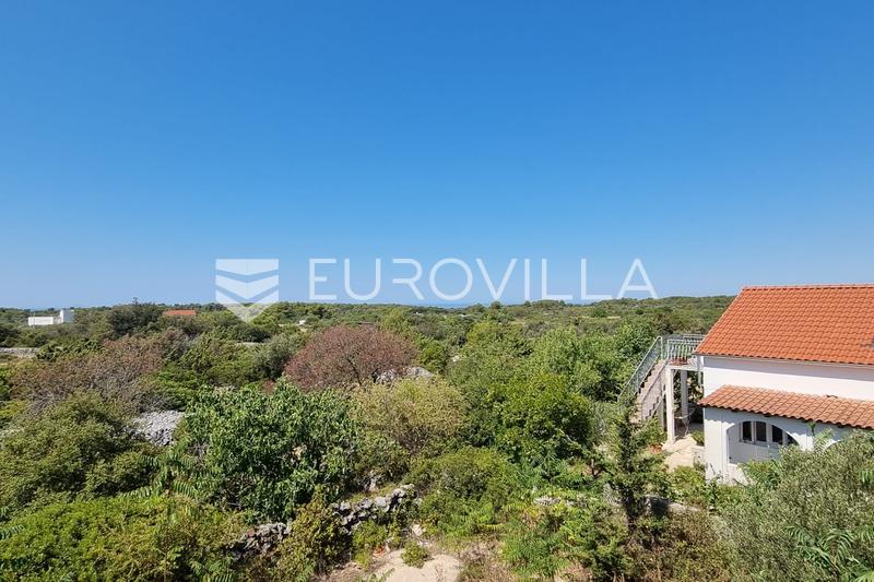 Šolta, Gornje Selo, dvosoban stan južne orijentacije u manjoj stambenoj zgradi - 2