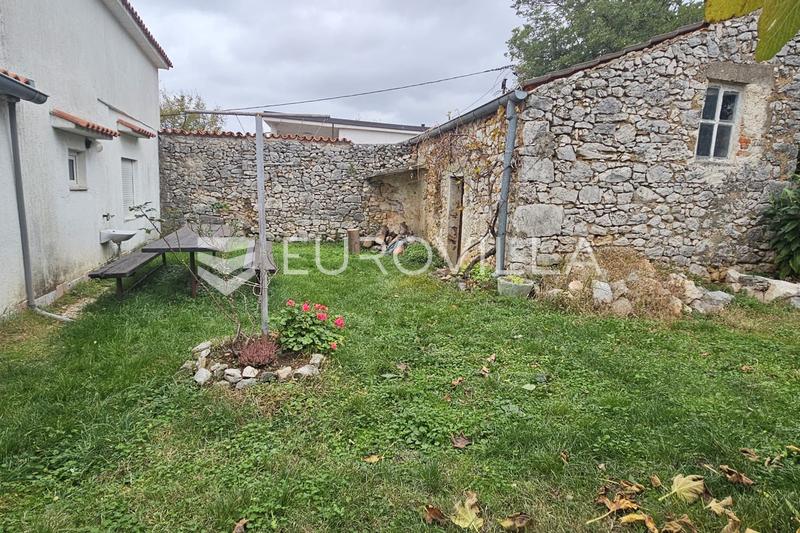 Jadranovo, üç daireli ev, deniz manzarası, otopark ve bahçe, denize yakın. - 4