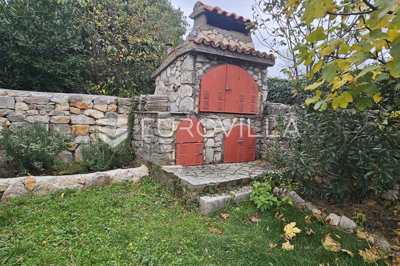 Jadranovo, üç daireli ev, deniz manzarası, otopark ve bahçe, denize yakın. - 6