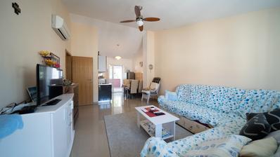 Zadar, Biograd na Moru, apartamento de dois quartos em excelente localização.