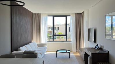 Isztria, Savudrija, Petram Resort, A30-as kéthálószobás apartman, 65 m², kilátással a beltéri medencére, második emelet