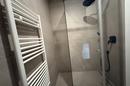 Brodarica, un appartamento su due livelli con due camere da letto, terrazza e giardino - 13