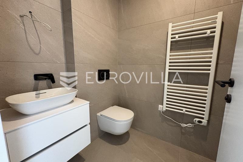 Brodarica, un appartamento su due livelli con due camere da letto, terrazza e giardino - 12