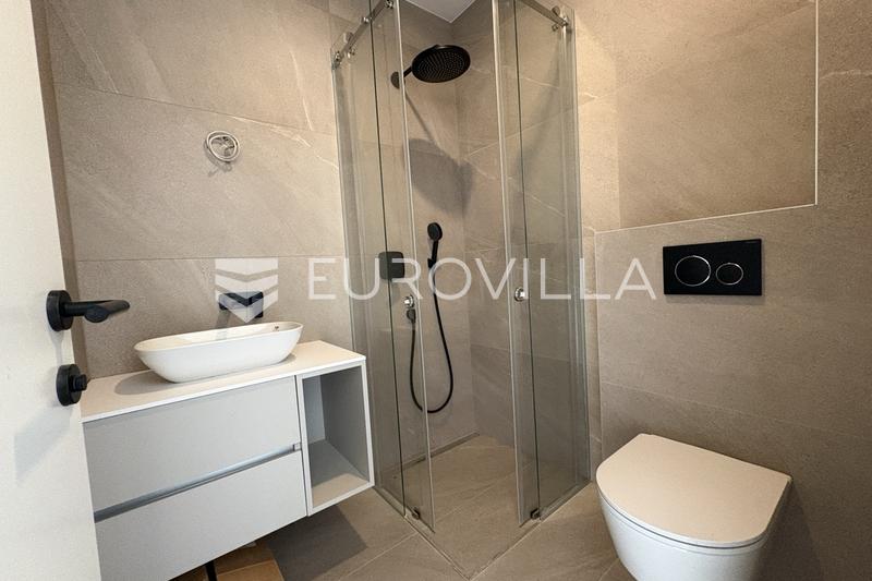 Brodarica, un appartamento su due livelli con due camere da letto, terrazza e giardino - 6