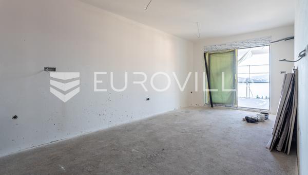 Čiovo, Okrug Gornji, dvosoban stan na drugom katu s pogledom na more