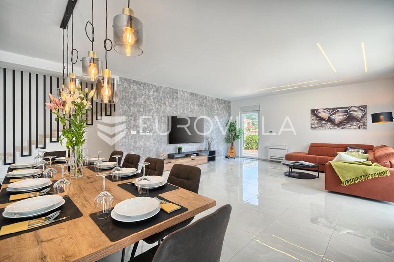 Kastel Novi, villa de nueva construcción en alquiler del 1 de septiembre de 2026 al 1 de julio de 2027. - 2
