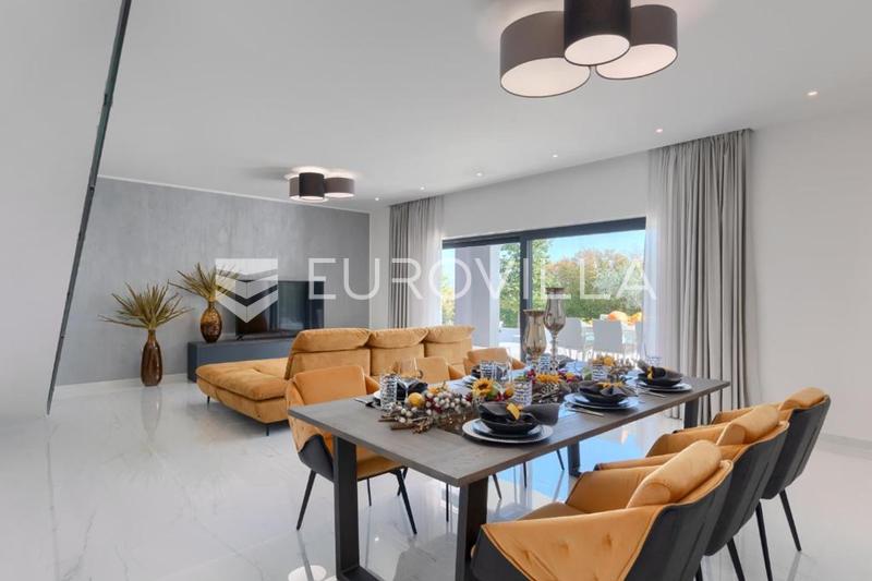 Istra, Barban, dugoročni najam kuće s bazenom okružena šumom