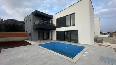 Istrien, Ližnjan, halvt dobbelthus på 150 m² med havudsigt, swimmingpool og anlagt have
