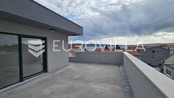 Penthouse Kastela s výhľadom na more, trojizbový byt 148,6 m², garáž pre dve autá