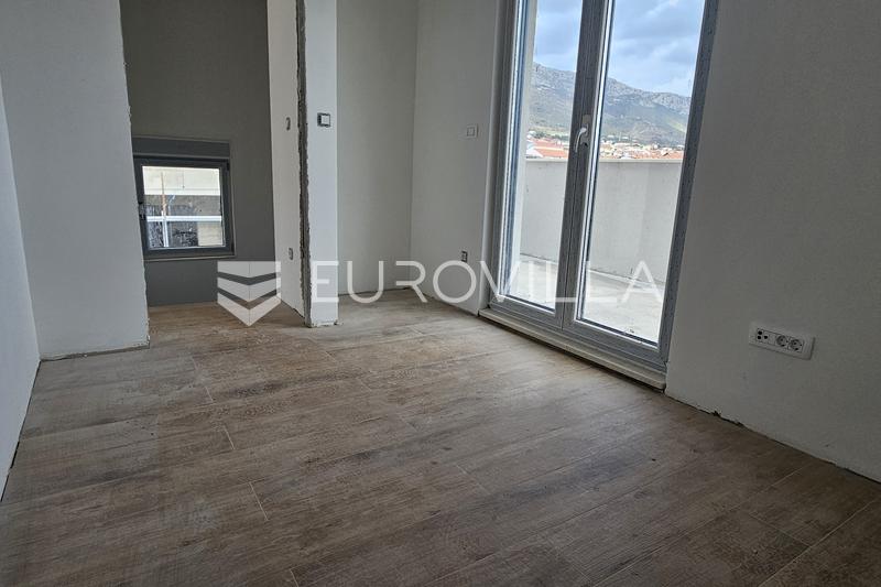 Kaštela penthouse with sea view, three-bedroom apartment 148.6 m², garage for two cars