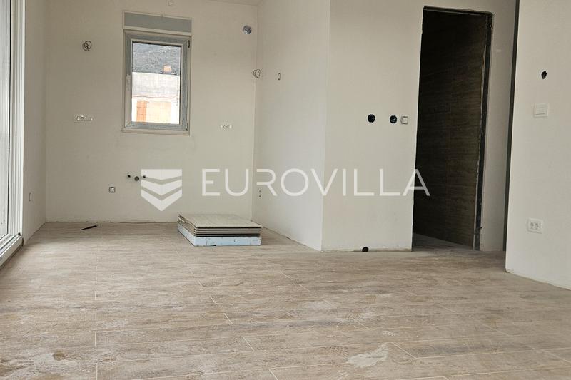 Kaštela penthouse with sea view, three-bedroom apartment 148.6 m², garage for two cars