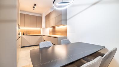 Zagreb, Heinzelova VMD, trosoban stan, PRVI NAJAM, 81 m², parking, spremište