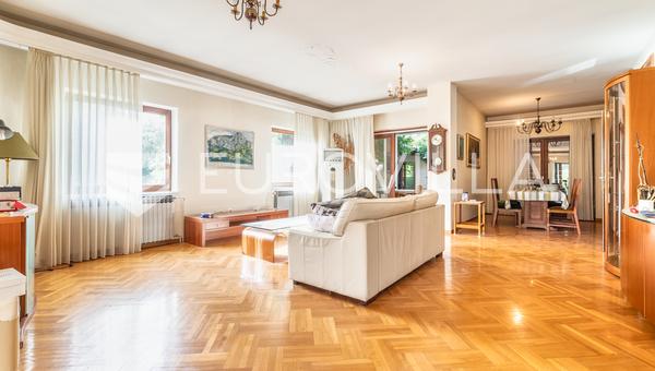 Zagreb, Vinogradska, et hus på 500 m² med have