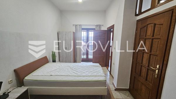 Vinkovci, CENTAR, stambeno, poslovna zgrada 286,41 m² na zemljištu površine 836 m²