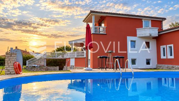 Istrien, Poreč-området - Hus med 5 lejligheder, swimmingpool og rummelig have